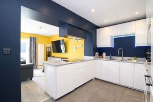 Kitchen- click for photo gallery